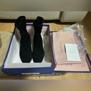 [Stuart Weitzman] Lilene Black Suede Bootie 
EU Size 36/ US Size 5.5